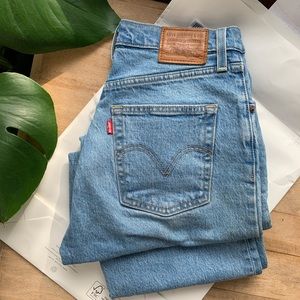 Levi’s Ribcage Denim Jeans